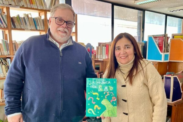 Biblioteca Felisa Lisasola recibe donación de escritora salteña