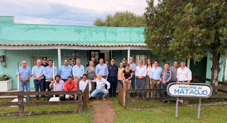 Gabinete junto a las autoridades departamentales en el interior profundo de nuestro departamento