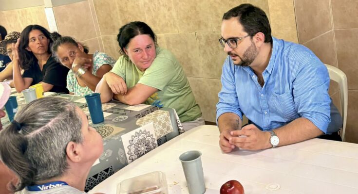 Gobierno de Salto fortalece la asistencia alimentaria y el acompañamiento social en todo el departamento Gobierno de Salto fortalece la asistencia alimentaria y el acompañamiento social en todo el departamento
