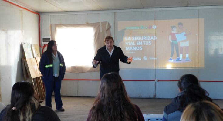 Familias de Asentamiento La Amarilla que serán realojadas participaron en taller de movilidad segura