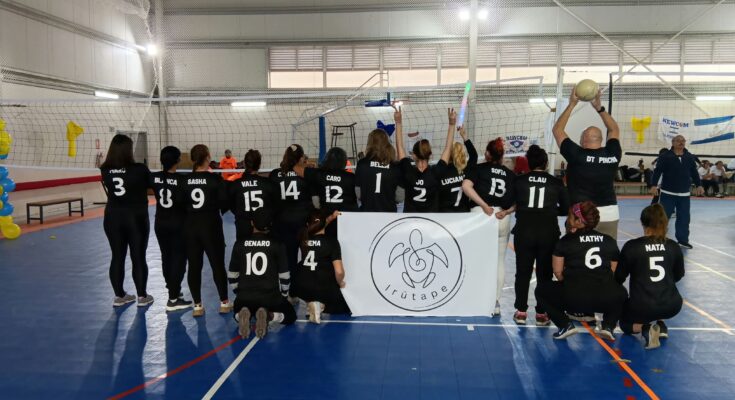 “Detrás de cada camiseta hay una historia”: Desarrollo Social apoyó al equipo femenino de Newcom del Hogar Irütapé