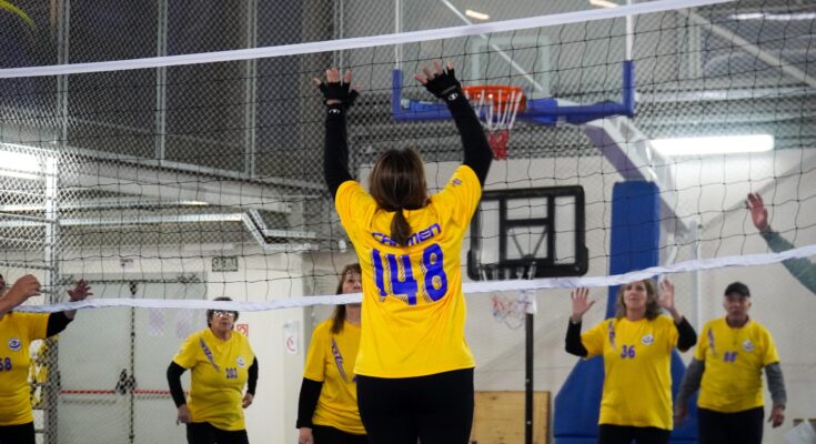 Newcom: una propuesta recreativa y saludable para adultos mayores en el Polideportivo de Plaza de Deportes Newcom: una propuesta recreativa y saludable para adultos mayores en el Polideportivo de Plaza de Deportes