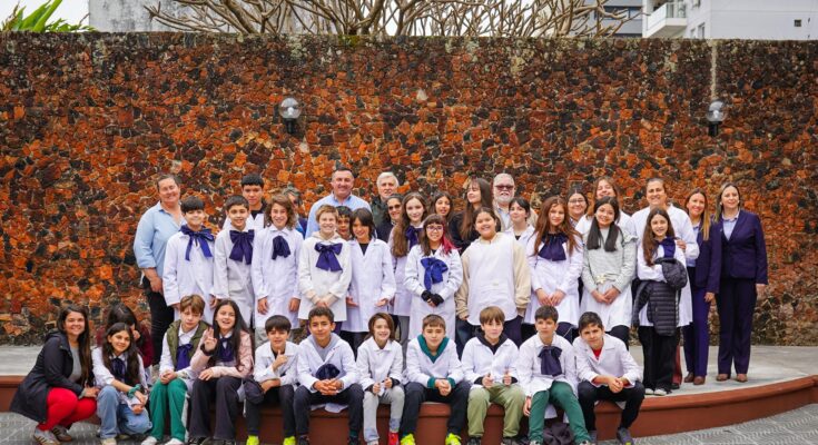 Con la participación del intendente Carlos Albisu, reabrió la Biblioteca Infantil